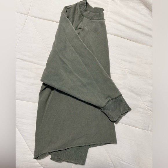 aerie Tops - Women’s Aerie Olive Green Crewneck